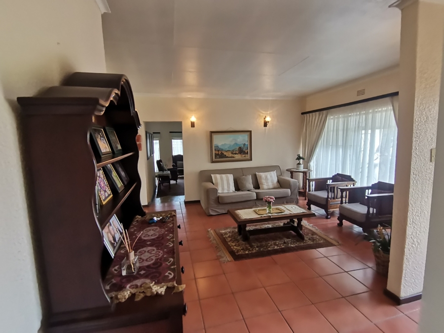 5 Bedroom Property for Sale in Brackendowns Gauteng