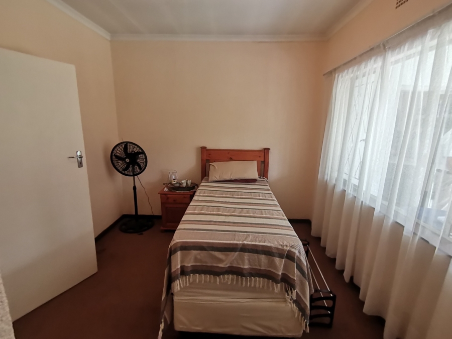5 Bedroom Property for Sale in Brackendowns Gauteng