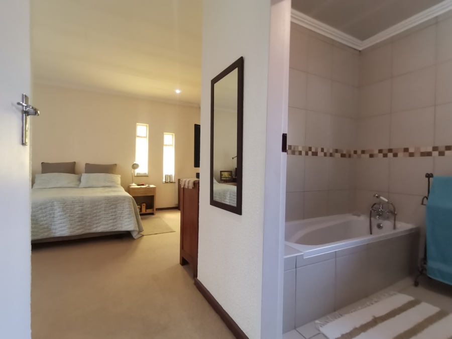 5 Bedroom Property for Sale in Brackendowns Gauteng