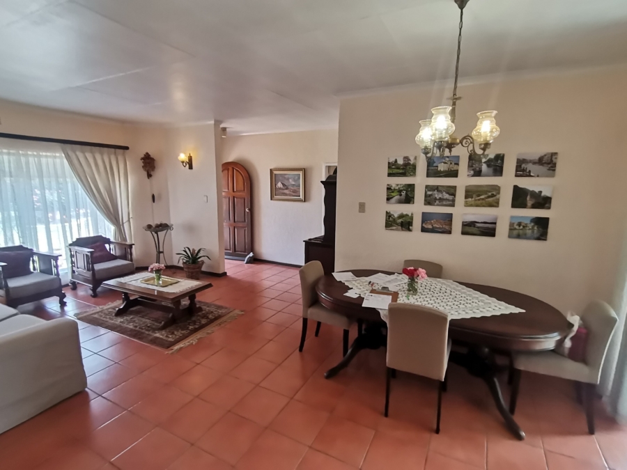 5 Bedroom Property for Sale in Brackendowns Gauteng