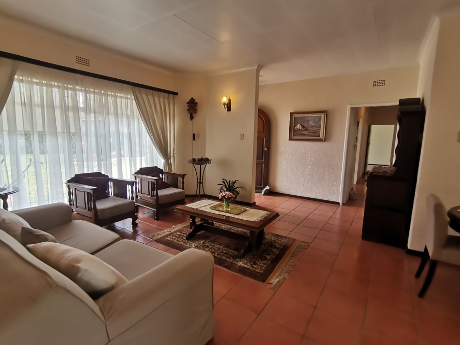 5 Bedroom Property for Sale in Brackendowns Gauteng