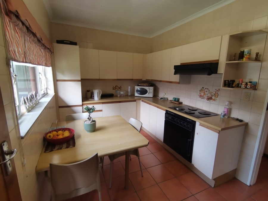 5 Bedroom Property for Sale in Brackendowns Gauteng