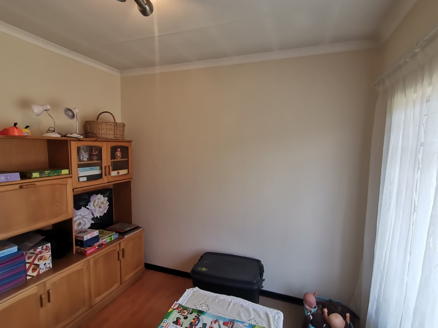 5 Bedroom Property for Sale in Brackendowns Gauteng