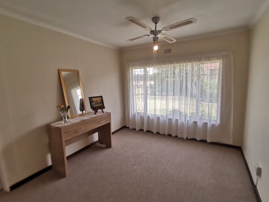 5 Bedroom Property for Sale in Brackendowns Gauteng