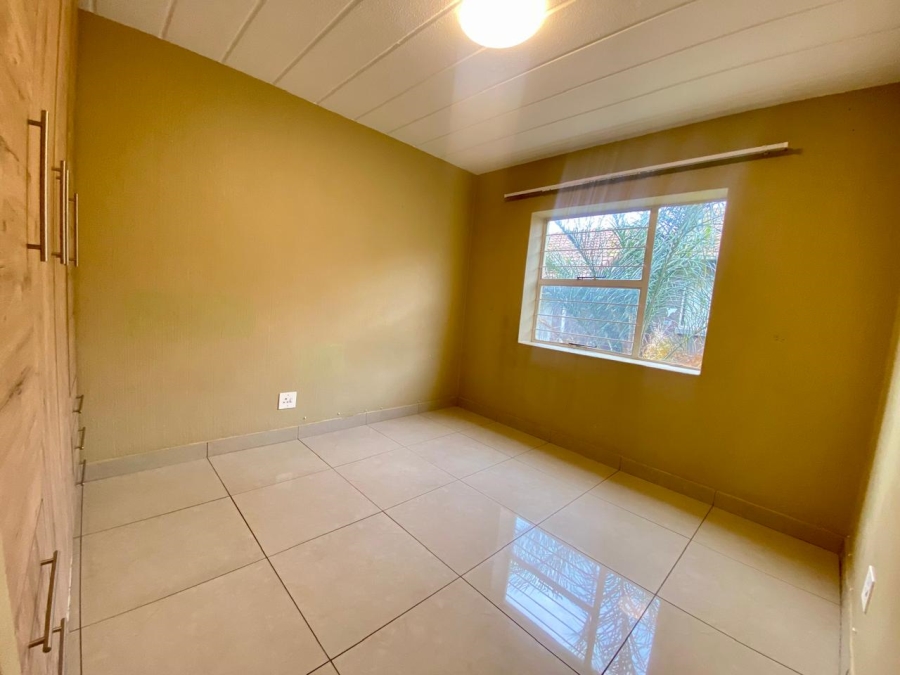 2 Bedroom Property for Sale in Vorna Valley Gauteng