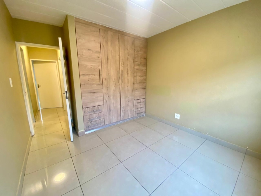 2 Bedroom Property for Sale in Vorna Valley Gauteng