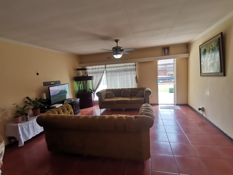 4 Bedroom Property for Sale in Brackendowns Gauteng
