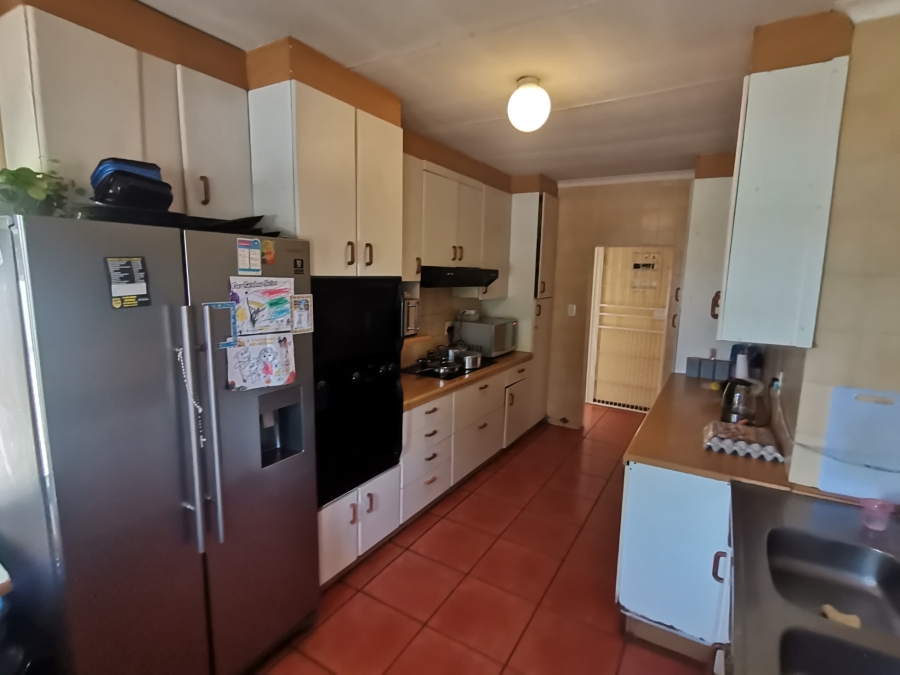 4 Bedroom Property for Sale in Brackendowns Gauteng