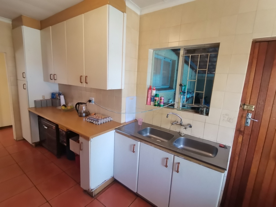 4 Bedroom Property for Sale in Brackendowns Gauteng