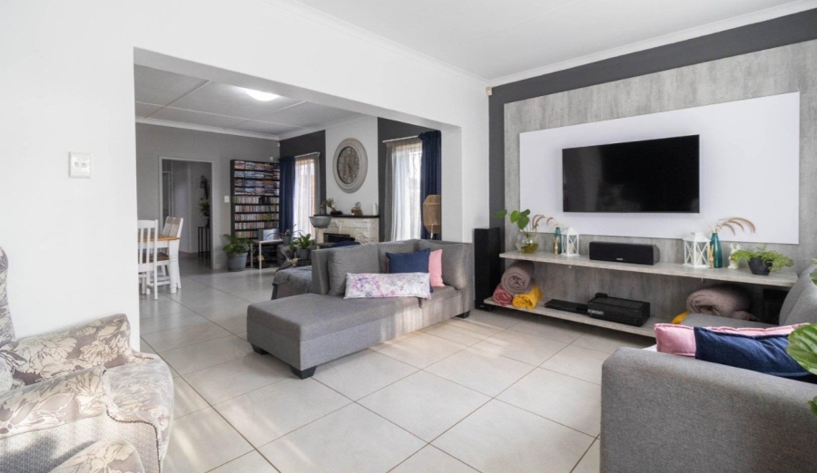 4 Bedroom Property for Sale in Towerby Gauteng