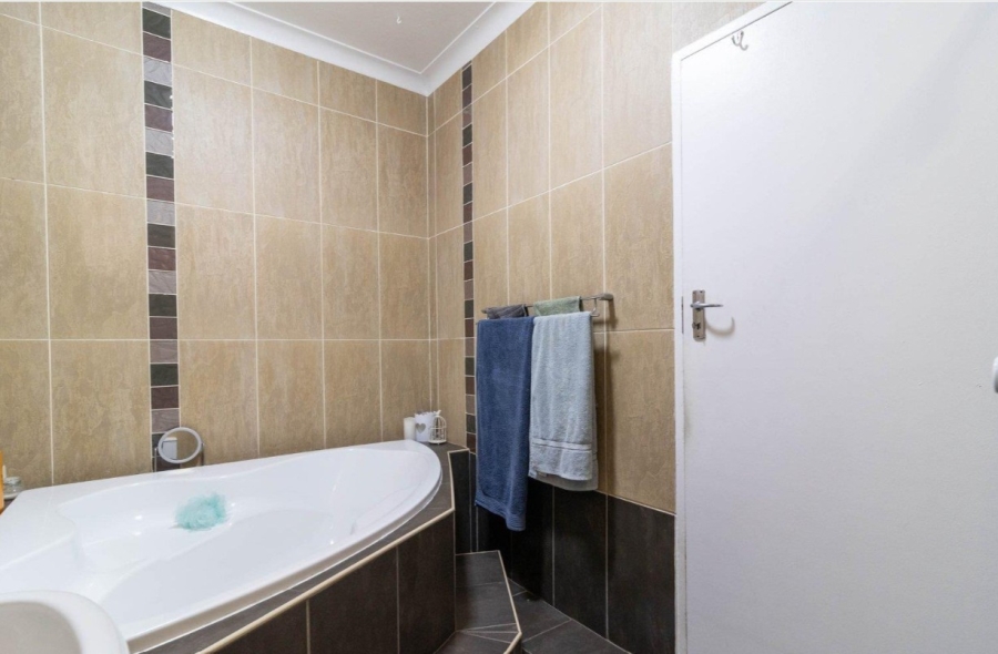 4 Bedroom Property for Sale in Towerby Gauteng