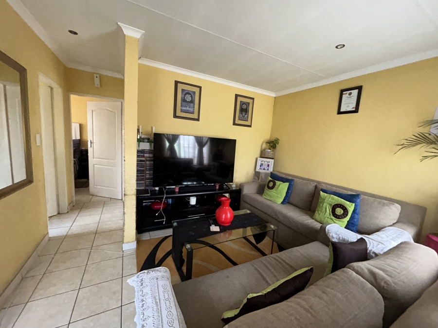2 Bedroom Property for Sale in Kagiso Gauteng