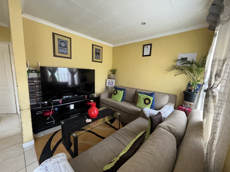 2 Bedroom Property for Sale in Kagiso Gauteng