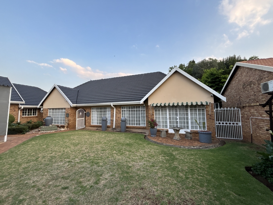 4 Bedroom Property for Sale in Sunward Park Gauteng