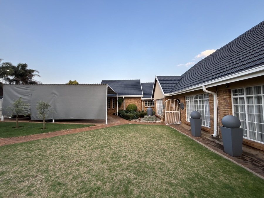 4 Bedroom Property for Sale in Sunward Park Gauteng