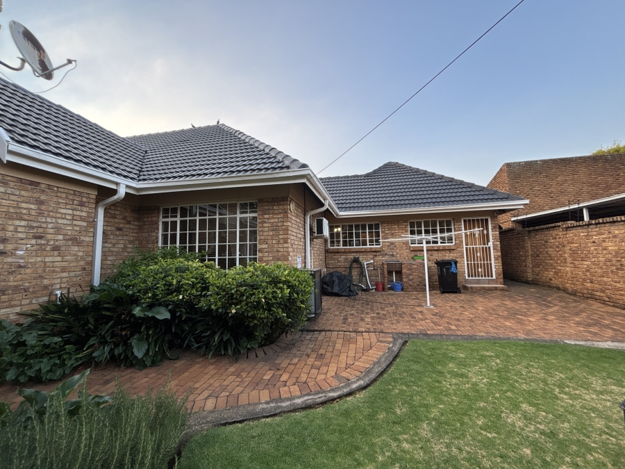 4 Bedroom Property for Sale in Sunward Park Gauteng