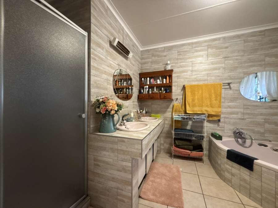4 Bedroom Property for Sale in Sunward Park Gauteng