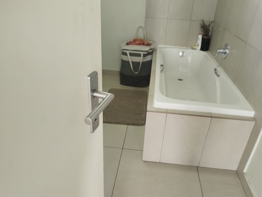To Let 2 Bedroom Property for Rent in North Riding AH Gauteng