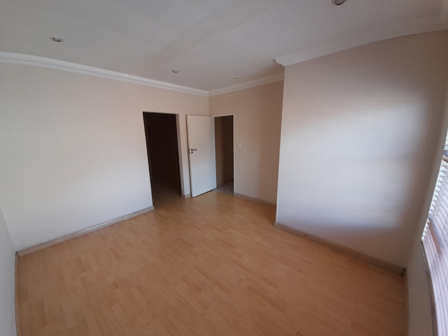 3 Bedroom Property for Sale in Sylviavale Gauteng