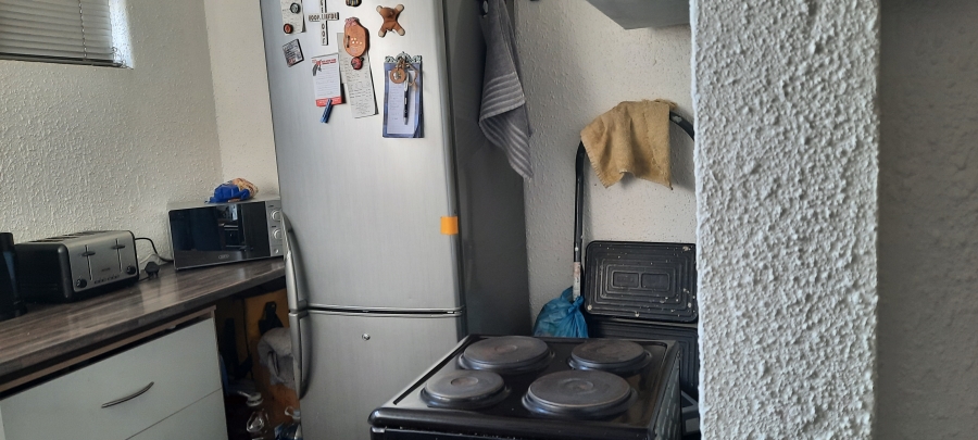 To Let 1 Bedroom Property for Rent in Casseldale Gauteng