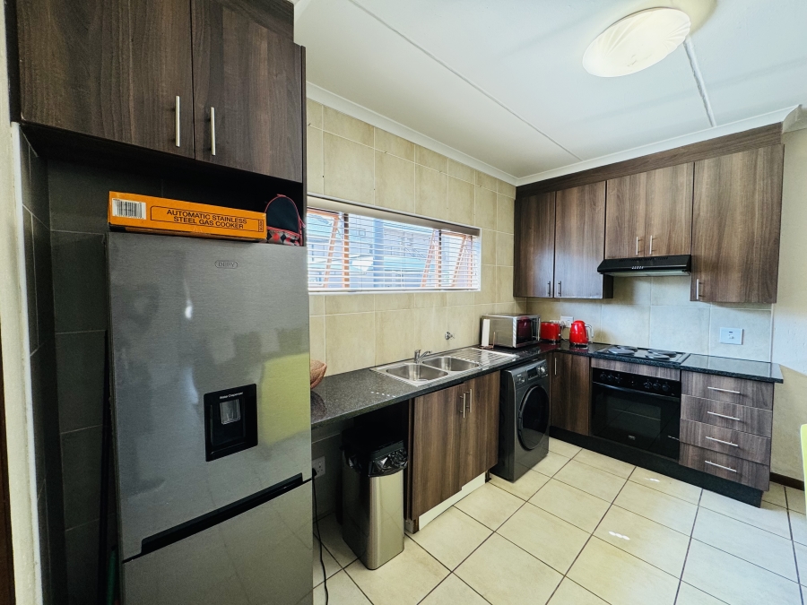 2 Bedroom Property for Sale in Helderwyk Gauteng