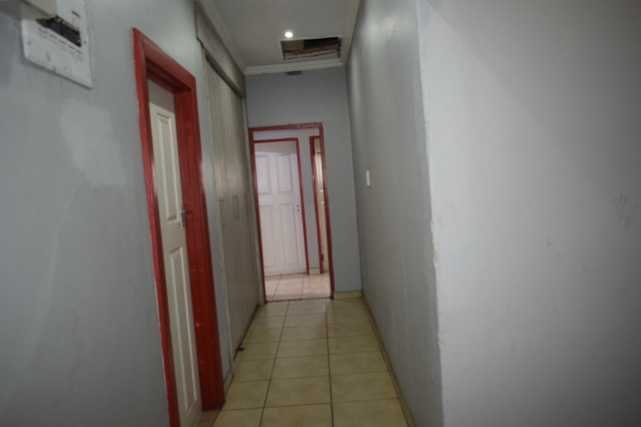 4 Bedroom Property for Sale in Mapleton A H Gauteng