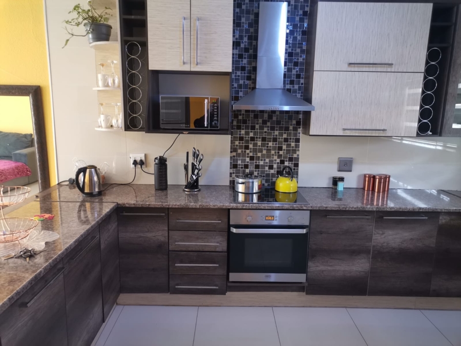 2 Bedroom Property for Sale in Vanderbijlpark CW 3 Gauteng