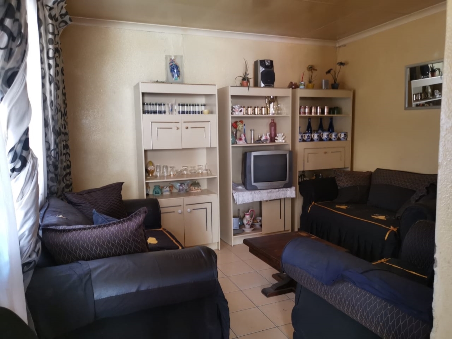 2 Bedroom Property for Sale in Soshanguve GG Gauteng