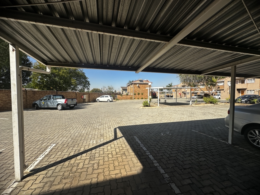 2 Bedroom Property for Sale in Dalpark Gauteng