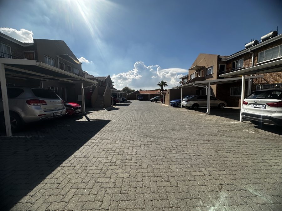 2 Bedroom Property for Sale in Dalpark Gauteng