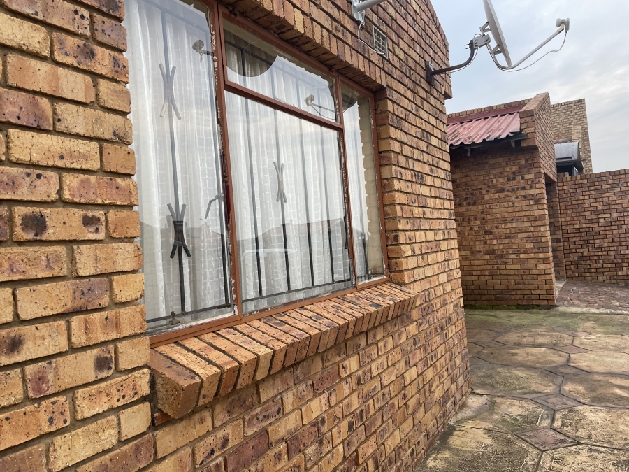 2 Bedroom Property for Sale in Kwa Thema Gauteng