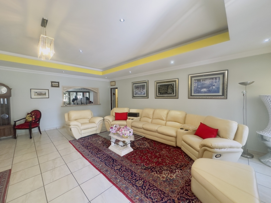 6 Bedroom Property for Sale in Lambton Gauteng