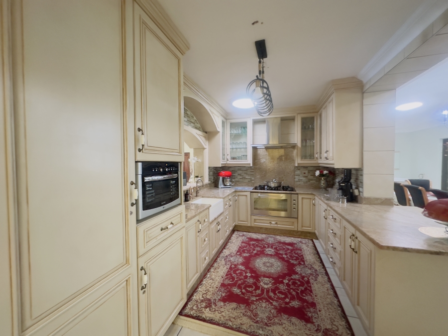 6 Bedroom Property for Sale in Lambton Gauteng