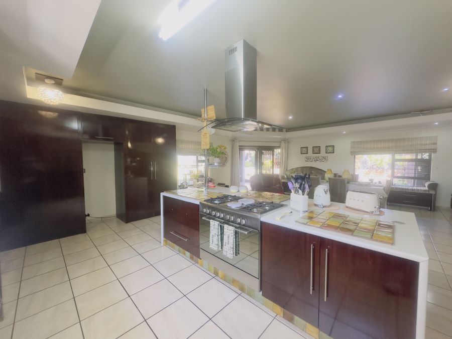 6 Bedroom Property for Sale in Lambton Gauteng