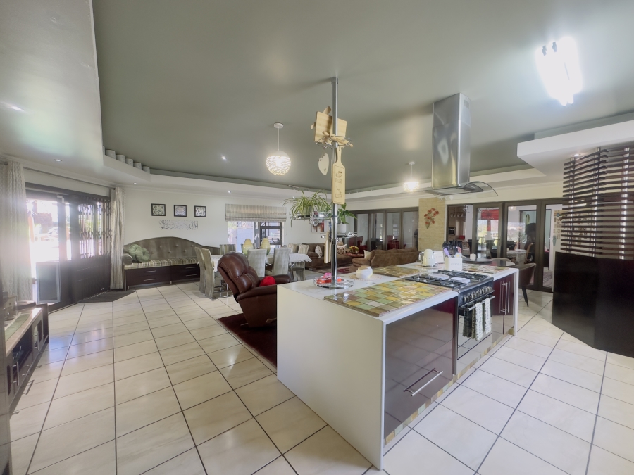 6 Bedroom Property for Sale in Lambton Gauteng