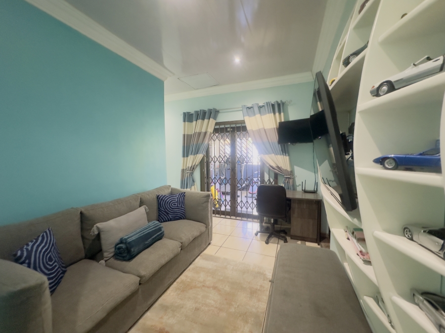 6 Bedroom Property for Sale in Lambton Gauteng