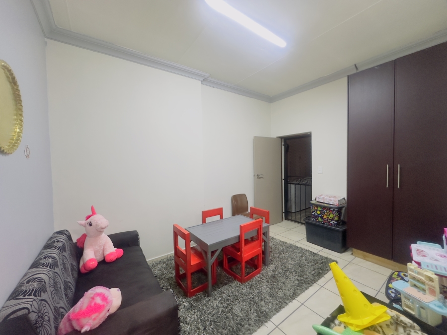 6 Bedroom Property for Sale in Lambton Gauteng