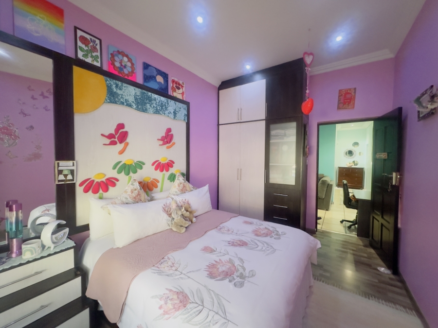 6 Bedroom Property for Sale in Lambton Gauteng