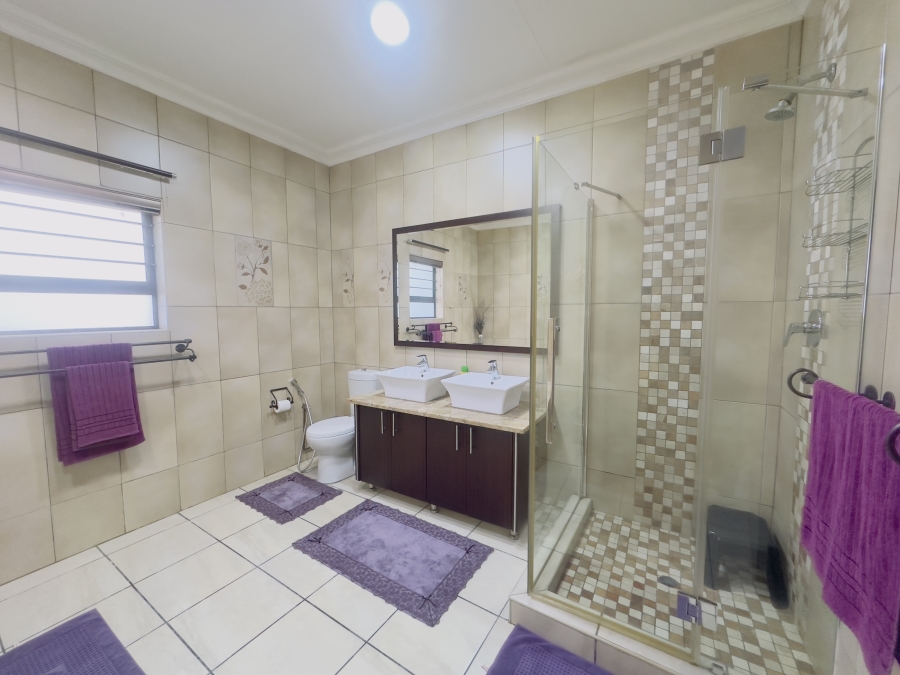 6 Bedroom Property for Sale in Lambton Gauteng