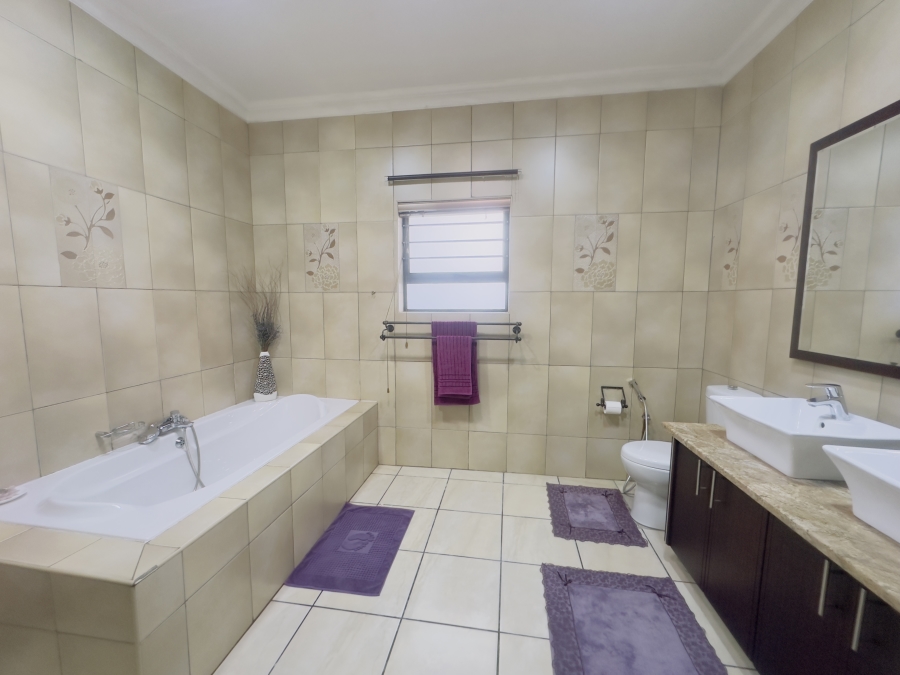 6 Bedroom Property for Sale in Lambton Gauteng