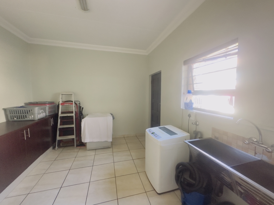 6 Bedroom Property for Sale in Lambton Gauteng