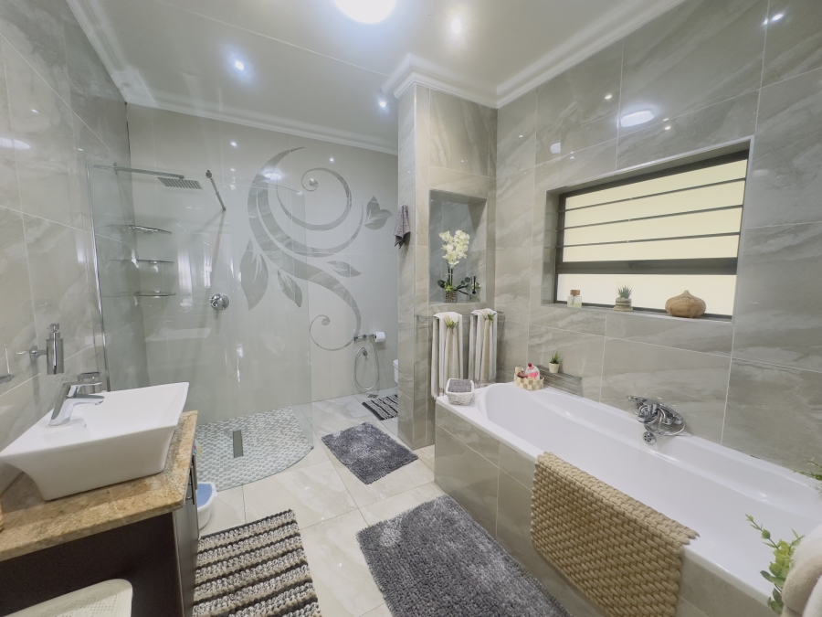 6 Bedroom Property for Sale in Lambton Gauteng