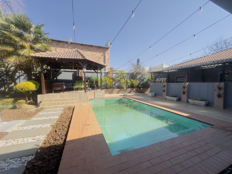 6 Bedroom Property for Sale in Lambton Gauteng