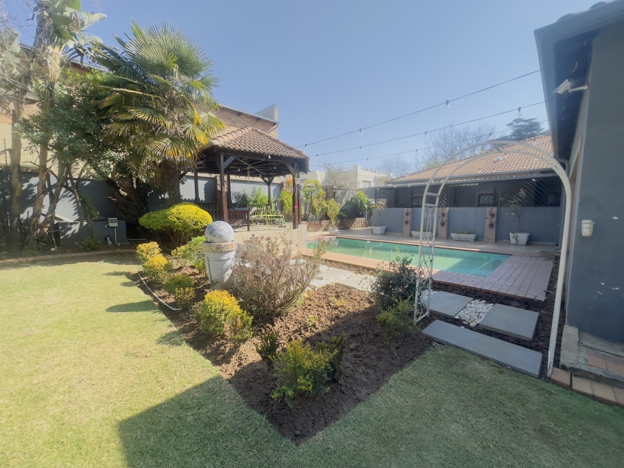 6 Bedroom Property for Sale in Lambton Gauteng