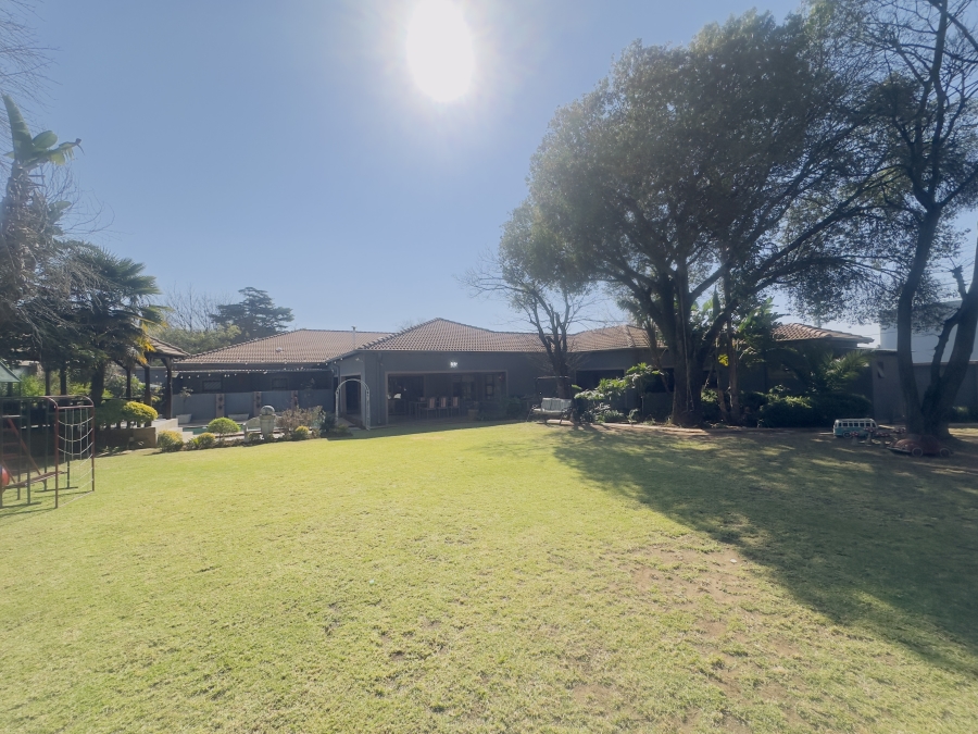 6 Bedroom Property for Sale in Lambton Gauteng