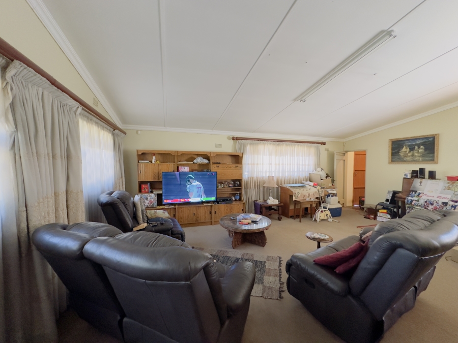 5 Bedroom Property for Sale in Parkhill Gardens Gauteng
