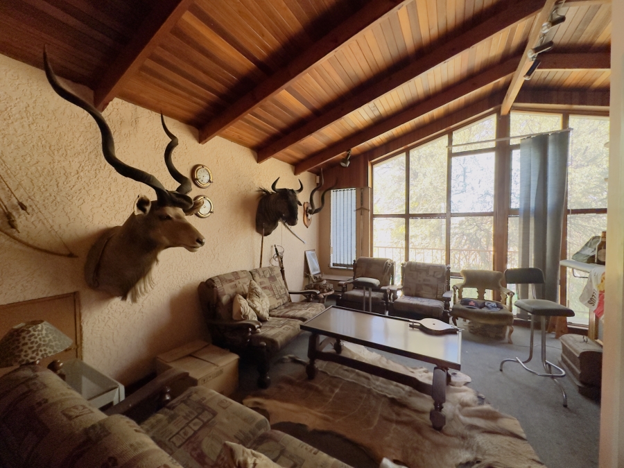 5 Bedroom Property for Sale in Parkhill Gardens Gauteng