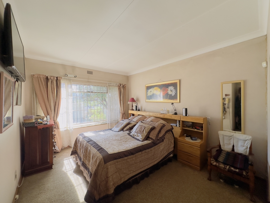 5 Bedroom Property for Sale in Parkhill Gardens Gauteng