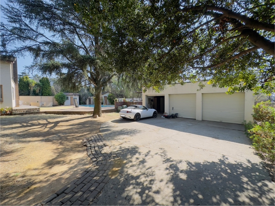 5 Bedroom Property for Sale in Parkhill Gardens Gauteng
