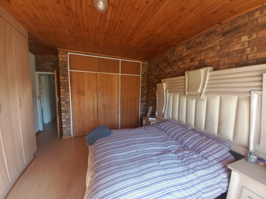 4 Bedroom Property for Sale in Dalpark Proper Gauteng
